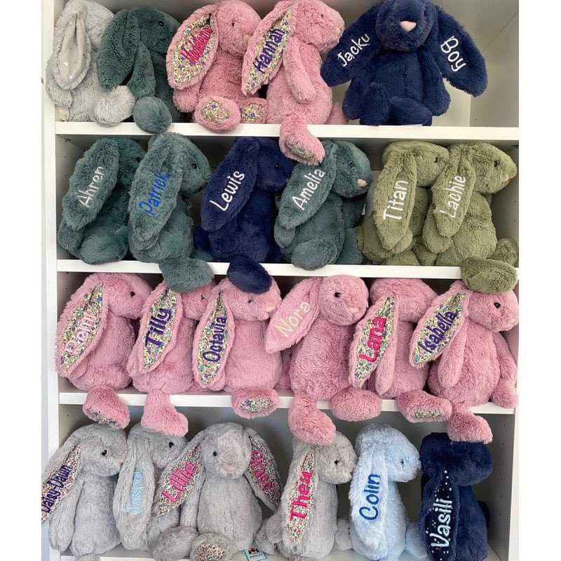 Chi phí, giá dịch vụ thêu tên lên tai thỏ Jellycat - Lưu ý : đây là dịch vụ thêu - PHẢI ĐẶT KÈM SẢN PHẨM GẤU THỎ