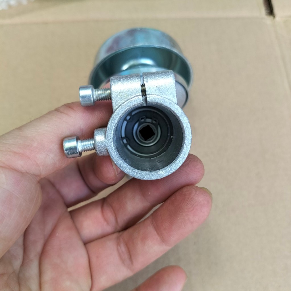 Đầu bò máy cắt cỏ 28mm/ty vuông