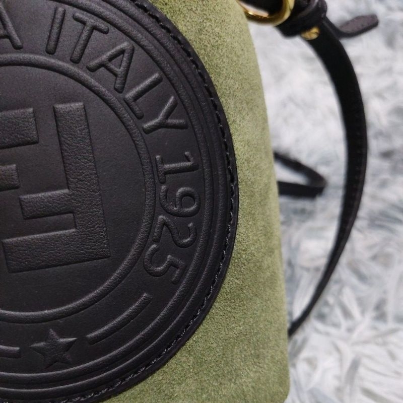 Si tuyển FE18 hiệu F*ND* dáng bucket mini size cao 18cmx12cmx10cm da lộn phối da bê