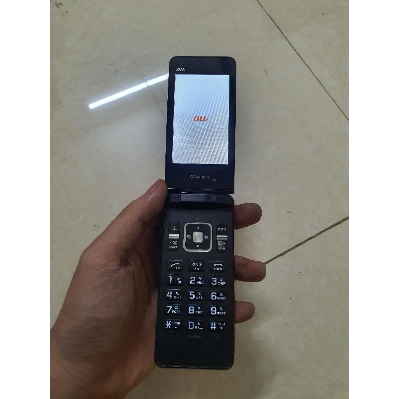 Điện thoại nắp gập Au