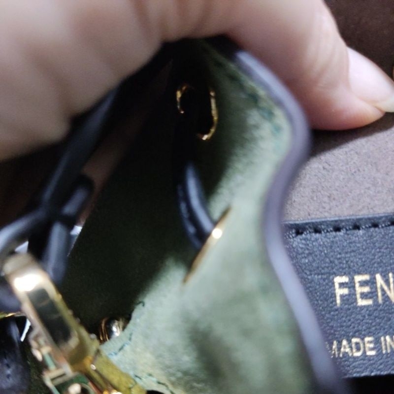 Si tuyển FE18 hiệu F*ND* dáng bucket mini size cao 18cmx12cmx10cm da lộn phối da bê