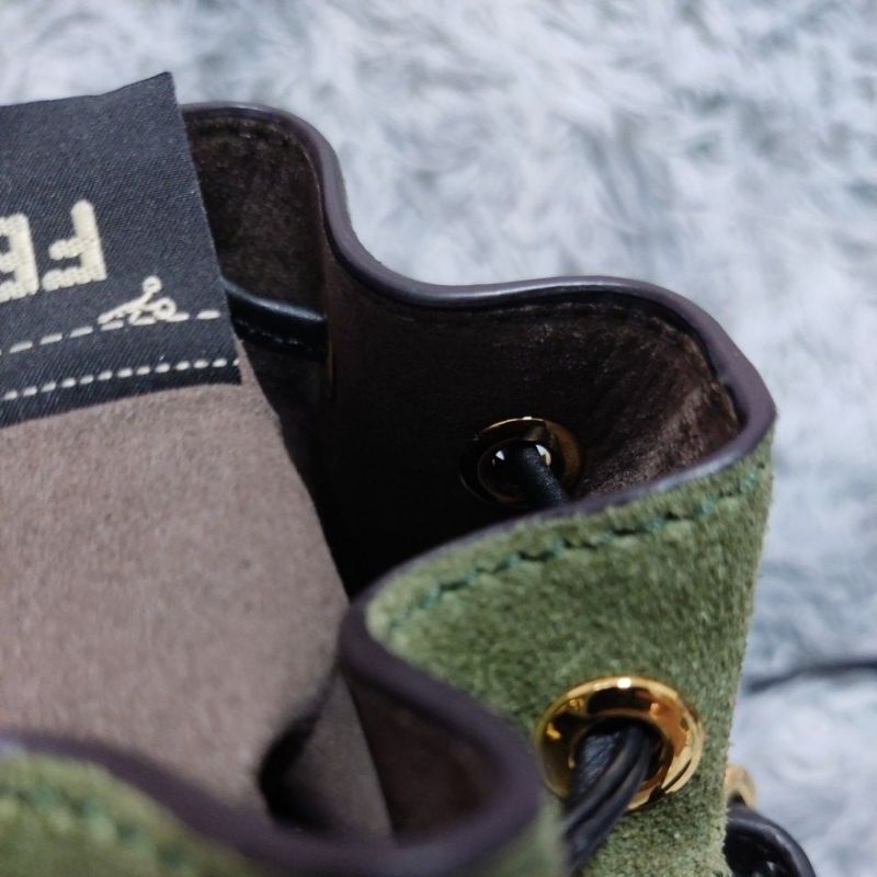 Si tuyển FE18 hiệu F*ND* dáng bucket mini size cao 18cmx12cmx10cm da lộn phối da bê