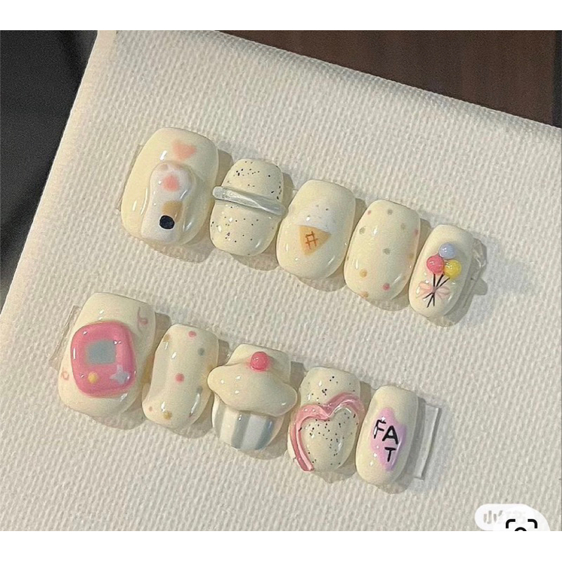 Móng úp cái bánh