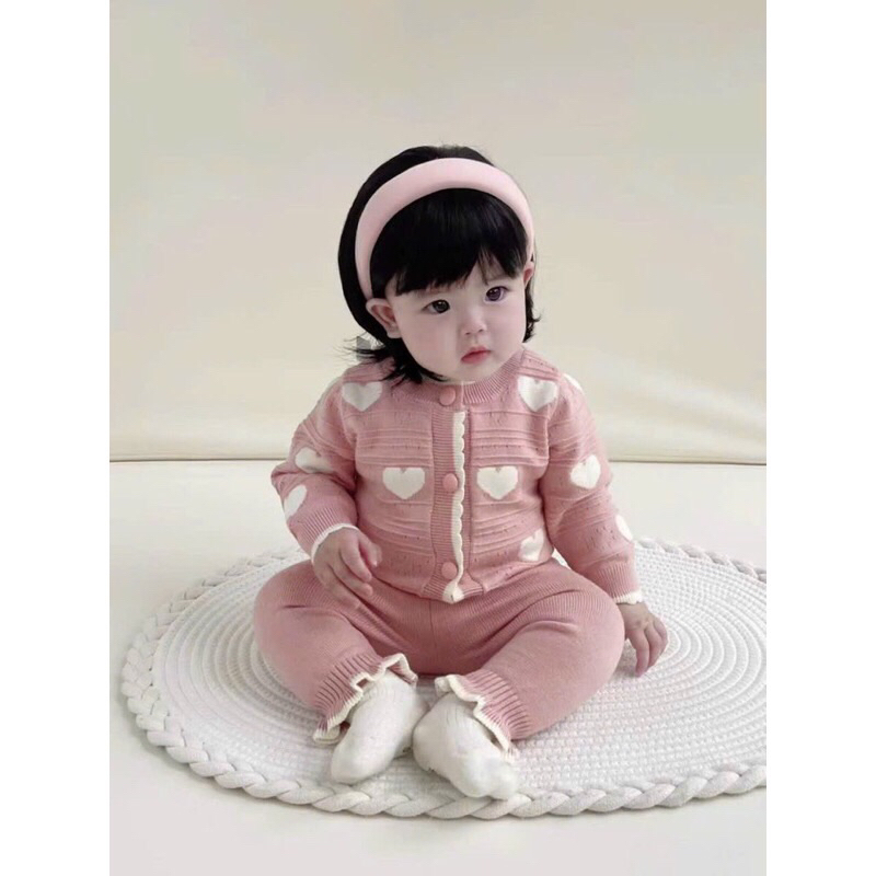 Bộ len cho bé - bộ len tim cho bé gái