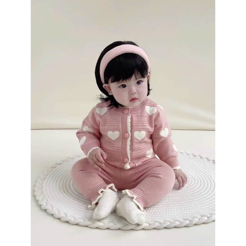 Bộ len cho bé - bộ len tim cho bé gái