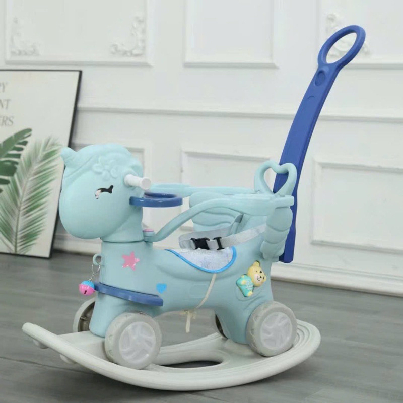 Ngựa bập bênh có bánh xe chòi chân