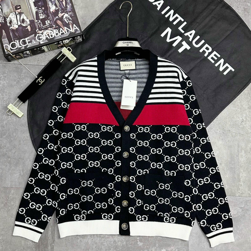 ÁO KHOÁC CARDIGAN LEN SƠN TÙNG MTP GUCCl MẪU MỚI 2023 CHẤT LEN XỊN SIÊU ĐẸP MỀM MỊN MƯỢT CỰC ẤM MIX ĐỒ NỔI BẬT CÁ TÍNH