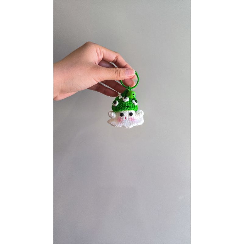 Móc khoá bé ma đội mũ yêu tinh bằng len