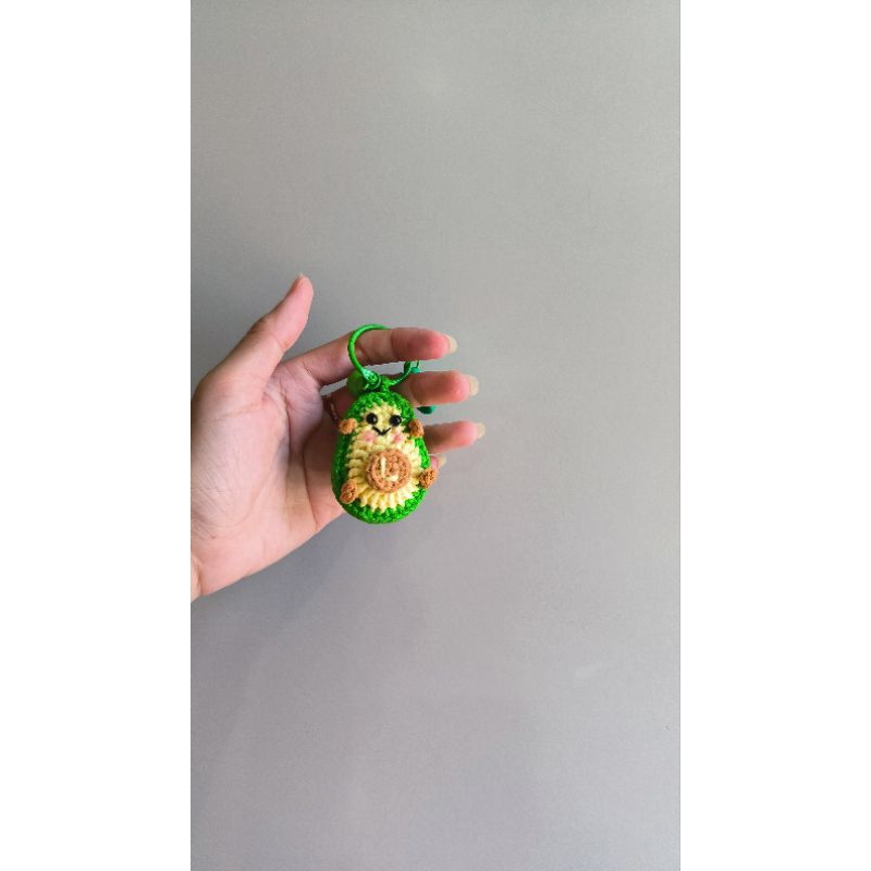 Móc khoá quả bơ mini bằng len