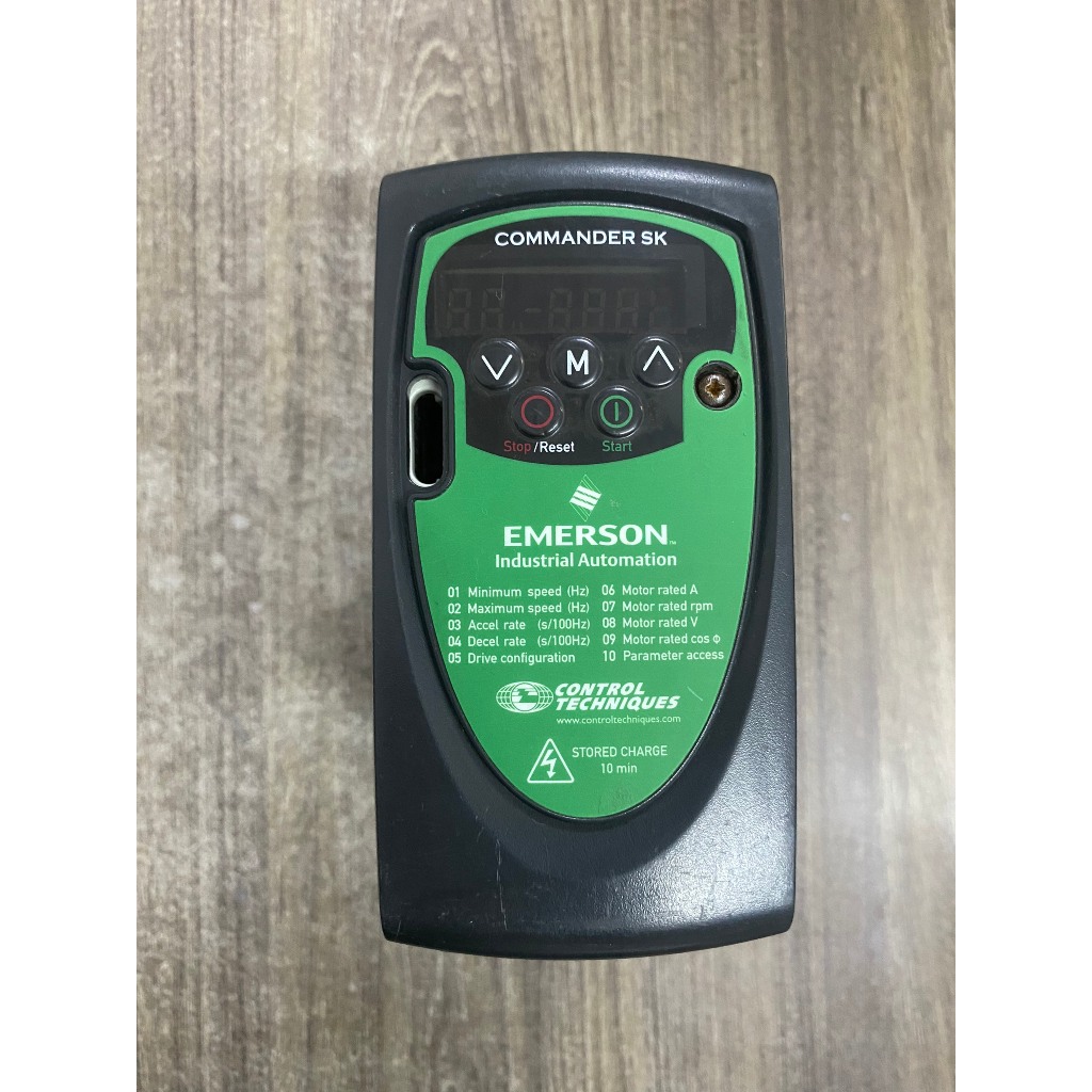 Biến tần EMERSON SKA1200075  nguồn 220VAC công suất 0.75kW tháo máy