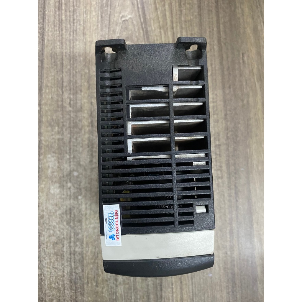 Biến tần EMERSON SKA1200075  nguồn 220VAC công suất 0.75kW tháo máy