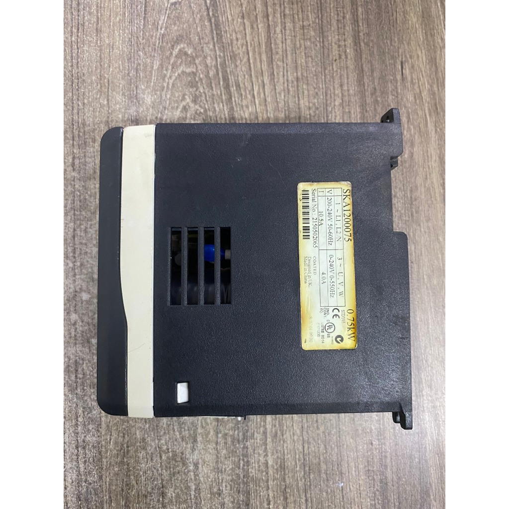 Biến tần EMERSON SKA1200075  nguồn 220VAC công suất 0.75kW tháo máy