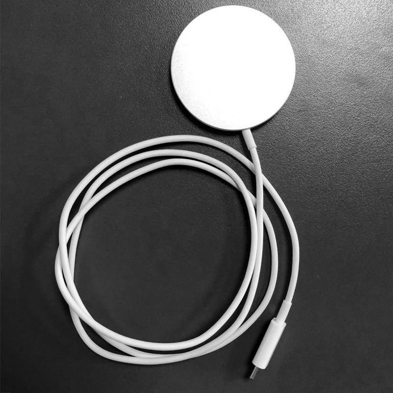 Đế Sạc Không Dây Siêu Mỏng 15W Hình Tròn Cho Điện Thoại  lP, SS, OP… 10W và sạc nhanh cho các dòng cao cấp khác