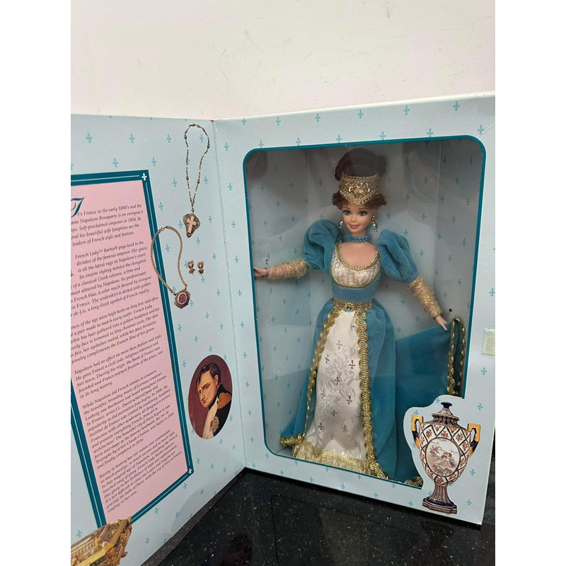 Búp bê Barbie French Lady