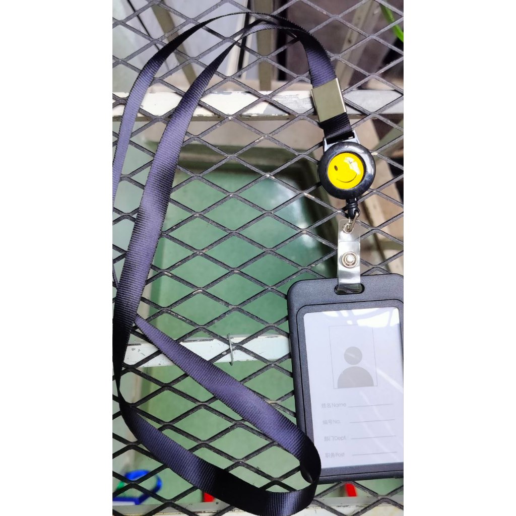 Vỏ Bao Thẻ Nhân Viên Sinh Viên Công Chức Cư Dân Huớng Dọc Bằng Nhựa Đi Kèm Dây Đeo Củ Rút