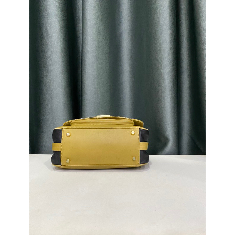 Túi si hiệu GALLARDAGALANTE của Nhật Bản da mix