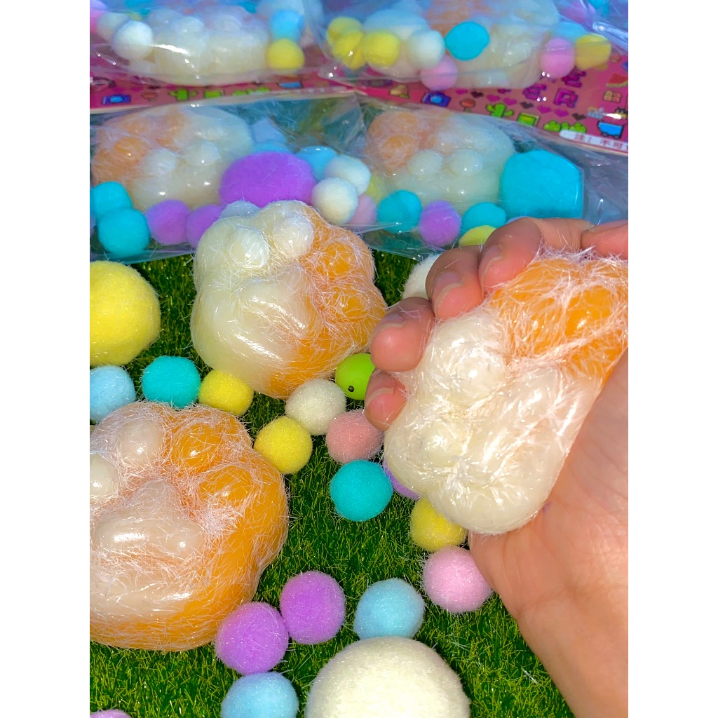 Squishy tay mèo size lớn shop Quỳnh Vịt bóp cực mịn dẻo đã tay giúp giảm stress