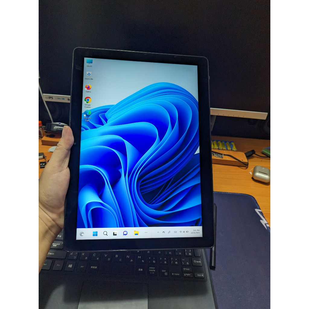 Dell Latitude 5285 cảm ứng 2 trong 1 - i5 7200U, RAM 8GB, SSD 256GB