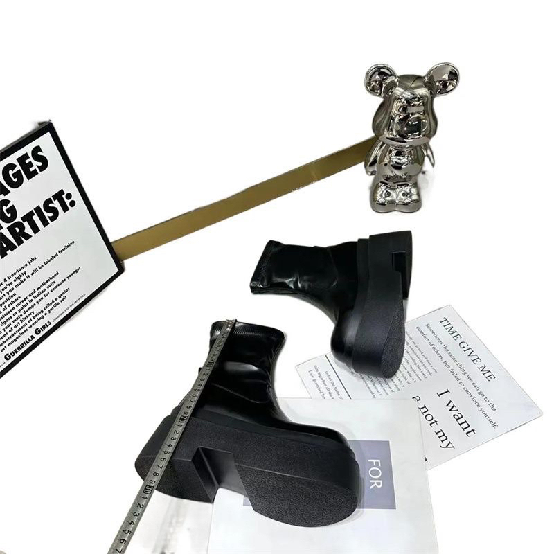 Boots da đế cao cổ lỡ