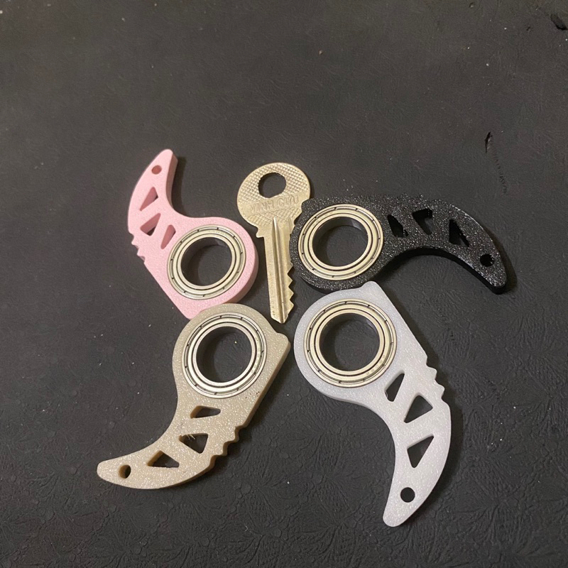 Keyrambit  móc treo chìa khoá luyện dẻo  ngón tay