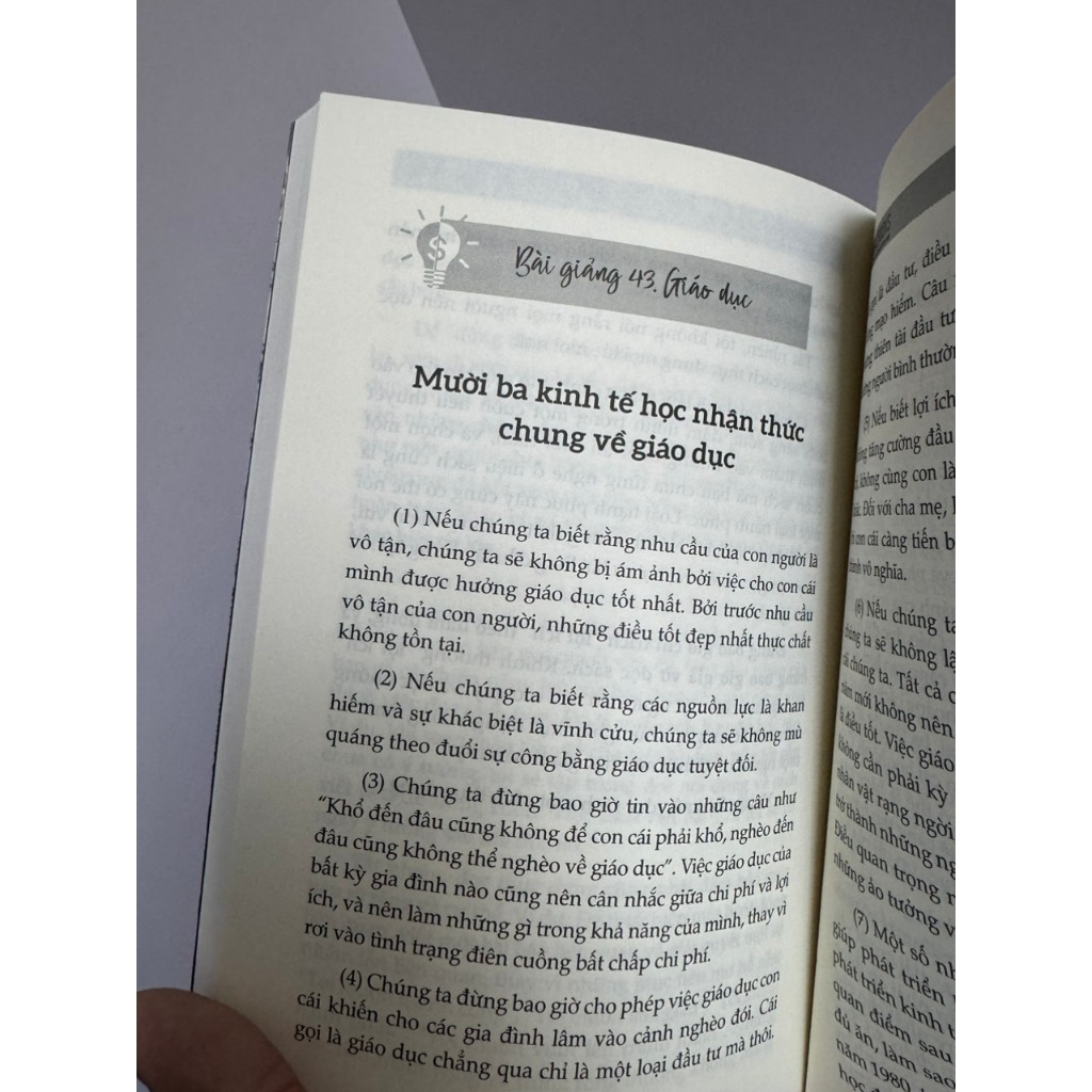 Sách_Tư duy kinh tế: 50 bài giảng để hiểu quy luật làm giàu_ Bizbooks_ NXB Hồng Đức