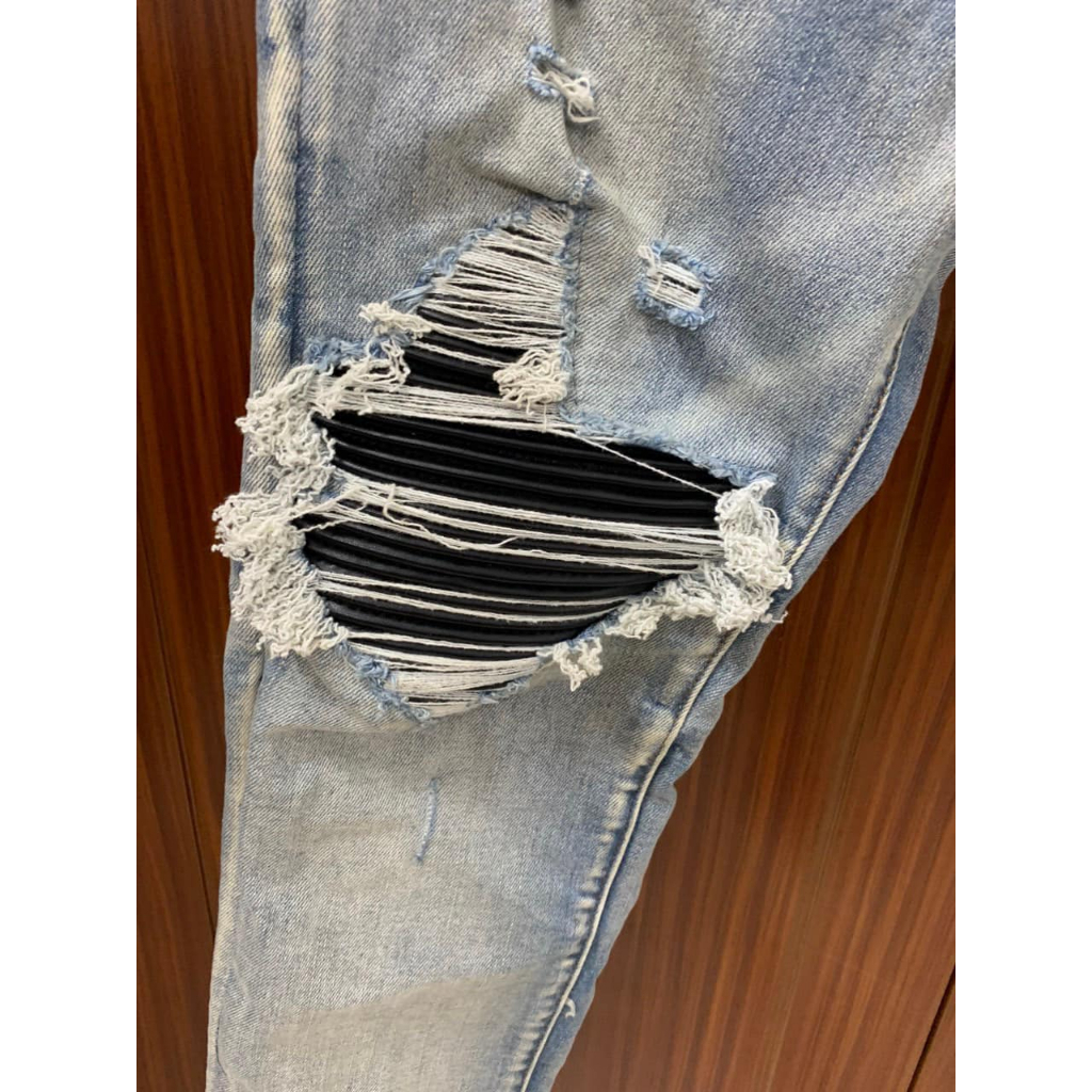 Quần Jeans Nam AMIRI Like_Auth Xanh Mài Bạc 4 Khuy Lót Da Nhăn Gối , Quần Bò Nam Xanh Nhạt Vá Gối BN12