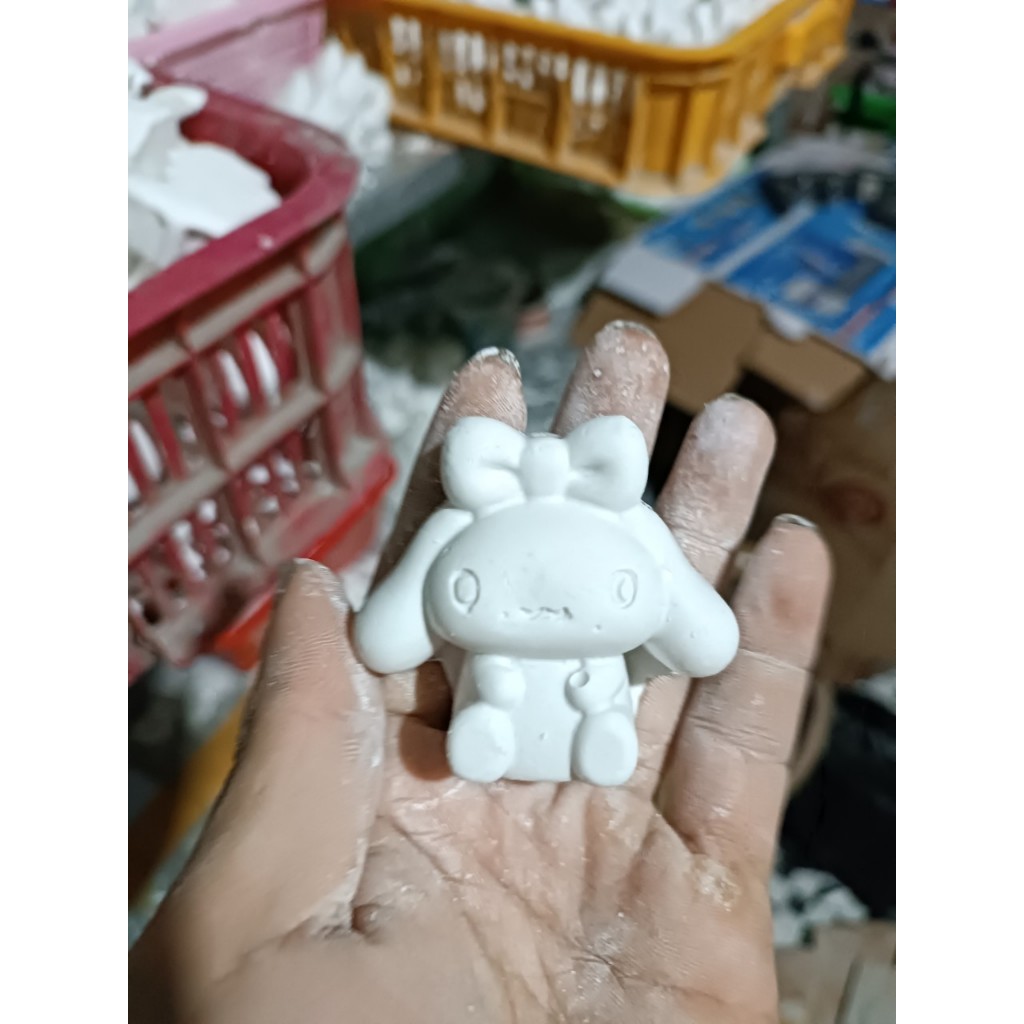 MÃ 06 / 10 Tượng tô màu thỏ đeo nơ