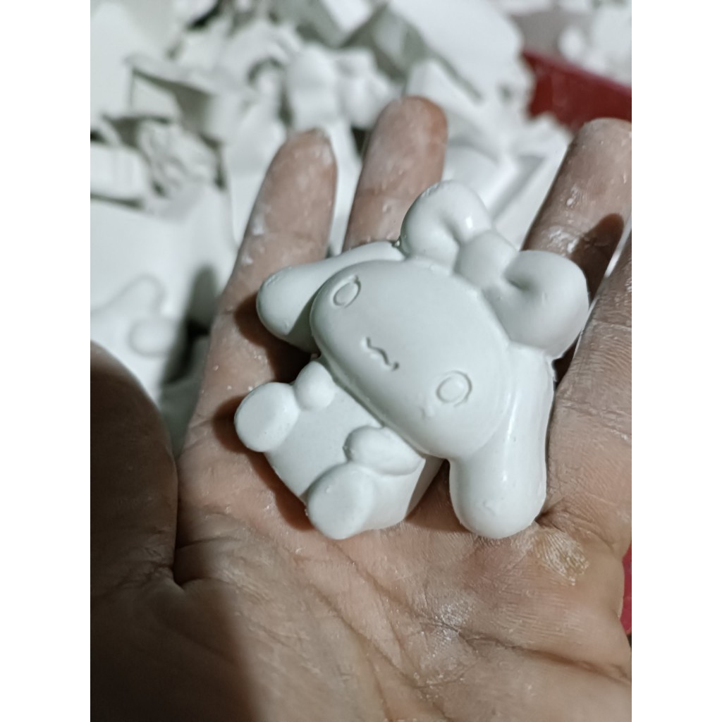 MÃ 06 / 10 Tượng tô màu thỏ đeo nơ