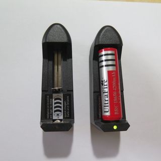 Sạc pin li-ion 3.7v 18650, 16340, 26650 ... loại 1 viên