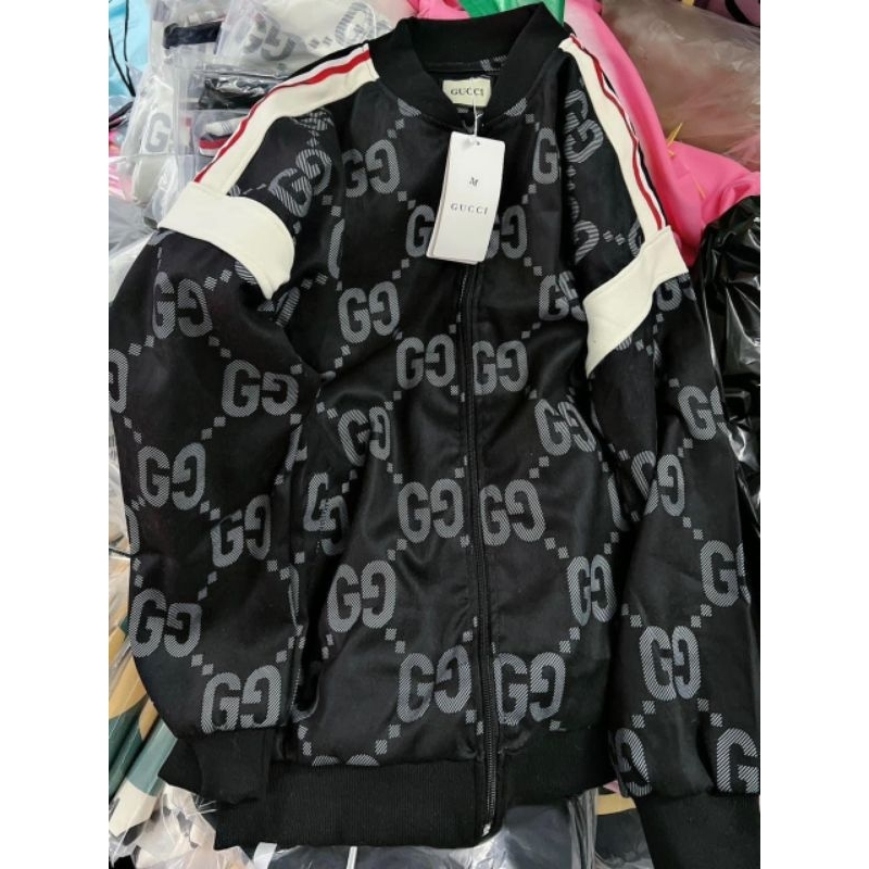 ÁO BOMBER IN Full G-G PHỐI VAI , mẫu hót nhất thời điểm hiện tại,form rộng tay dài unisex oversize siêu hottrend 2023