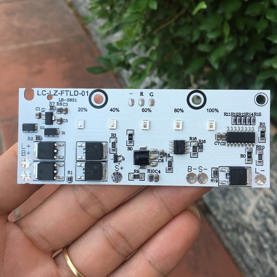 Mạch Khiển Đèn Năng Lượng Mặt Trời