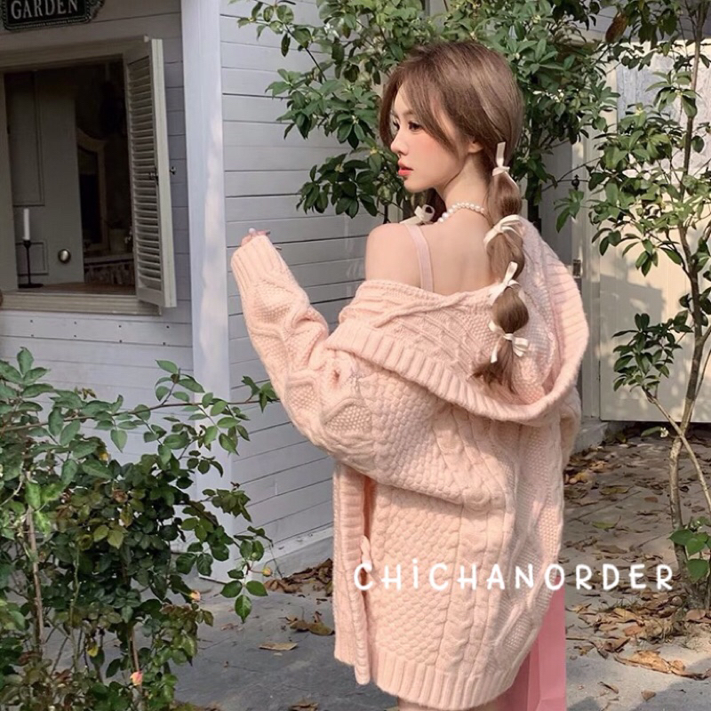 Set váy hai dây dáng ôm kèm áo khoác len oversize kiểu cách hotgirl
