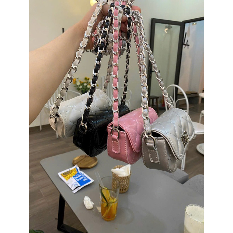 Túi mini size 13 khoá xoay dáng đeo lỡ