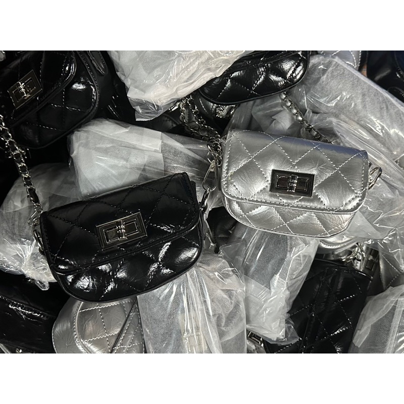 Túi mini size 13 khoá xoay dáng đeo lỡ