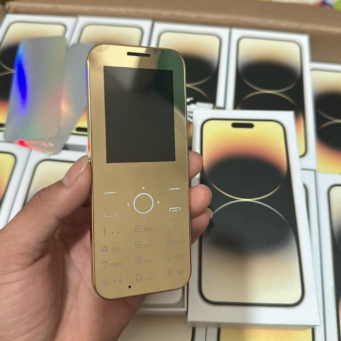 Điện Thoại 4 Sim Red Sun 4 Sóng Online Pin Khủng 18.800 mAh