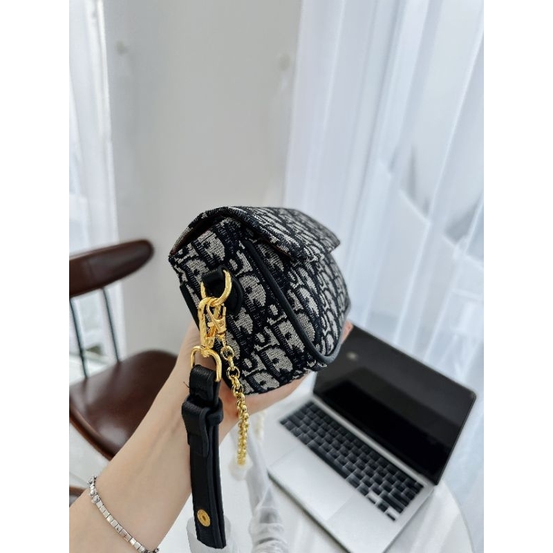 Túi kẹp nách xích thổ cẩm lily đeo chéo đc lun ạ 20cm