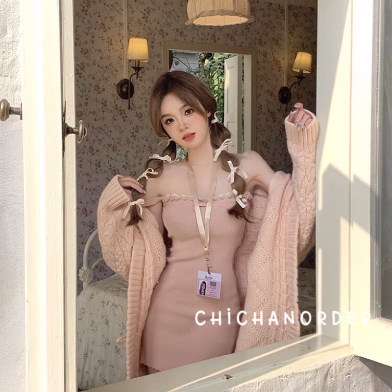 Set váy hai dây dáng ôm kèm áo khoác len oversize kiểu cách hotgirl