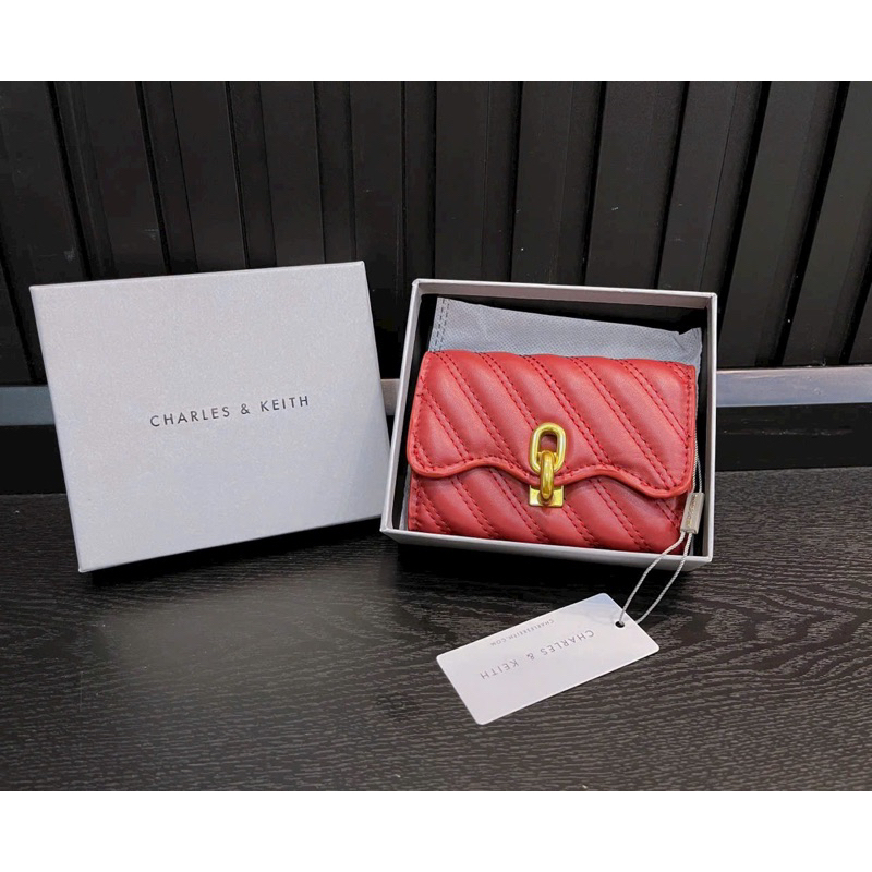 Ví charles keith mini khoá gài