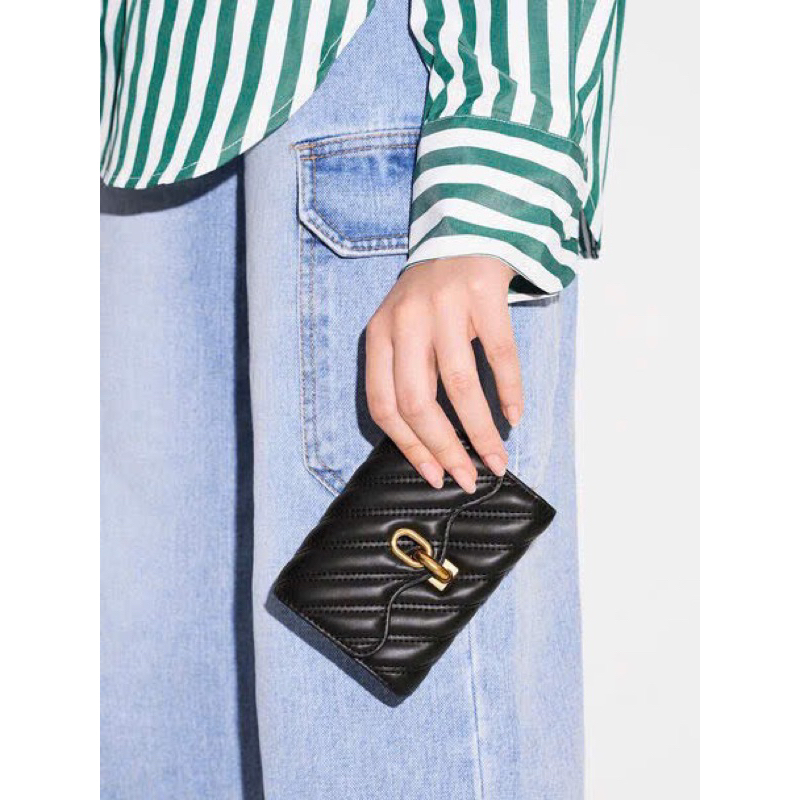 Ví charles keith mini khoá gài