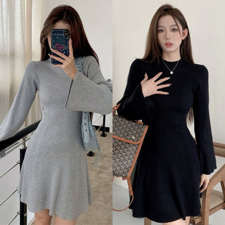 Đầm xoè tay dài
