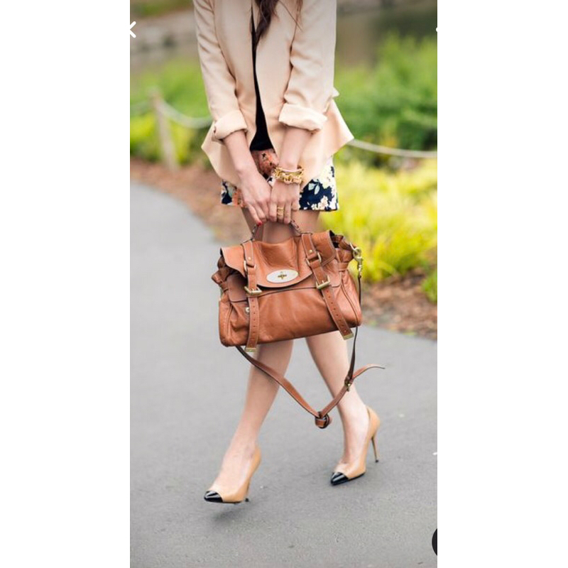 Túi công sở hơi bị điệu đà