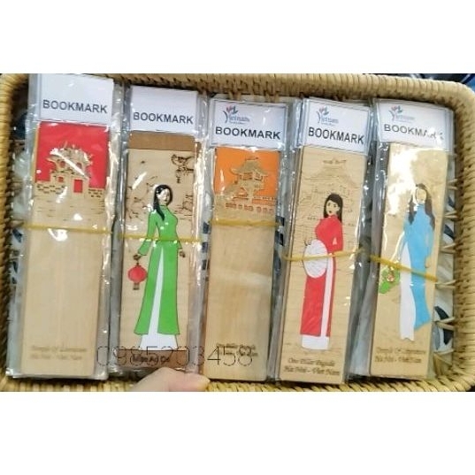 Đánh dấu trang bằng gỗ khắc cô gái áo dài Việt Nam - bookmarsk - quà tặng Việt Nam