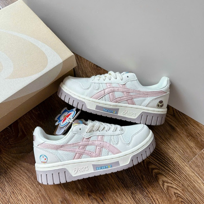 [ CHÍNH HÃNG ] Giày Sneaker Cổ Thấp - Asics Court MZ – Đoremon-Cream Pink (Free Ship)