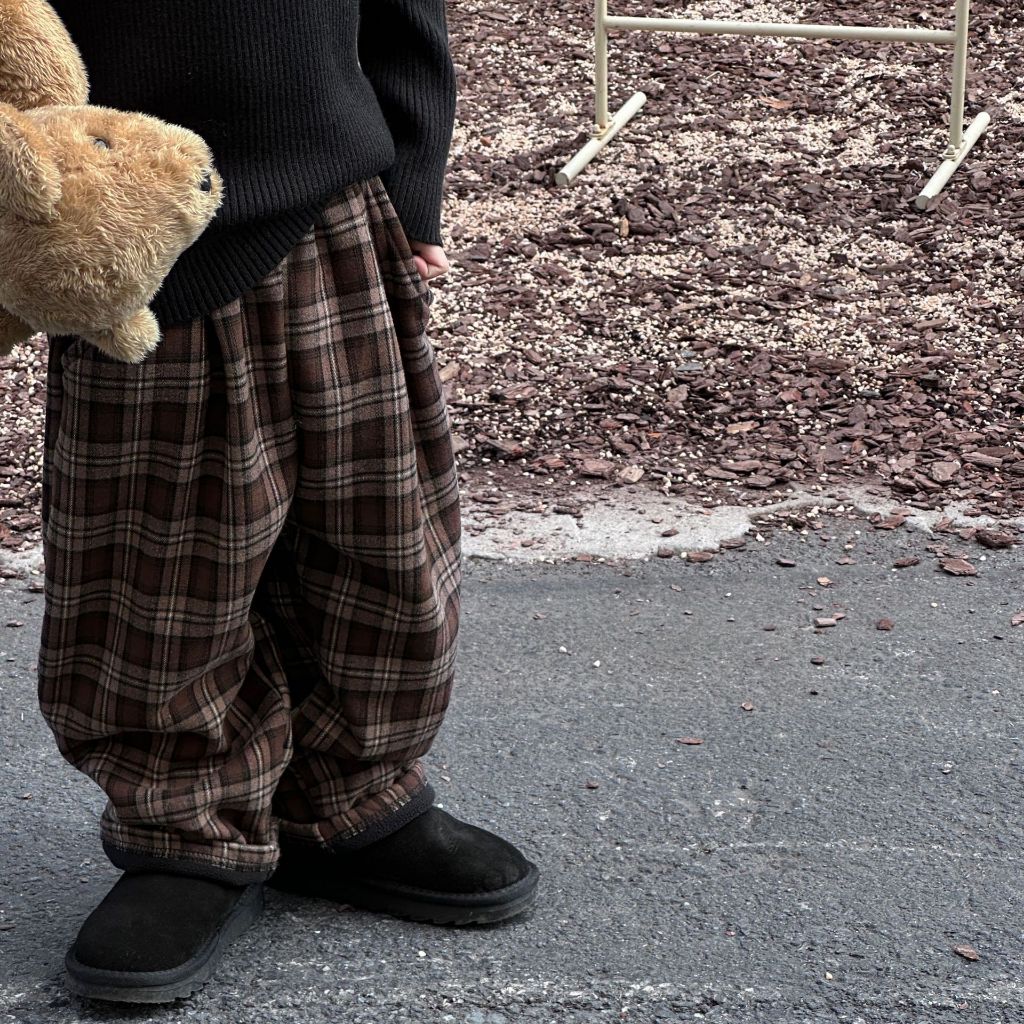 Quần nỉ bé trai lót lông caro nâu Q265 size 90-140, quần dài trẻ em thu đông cao cấp