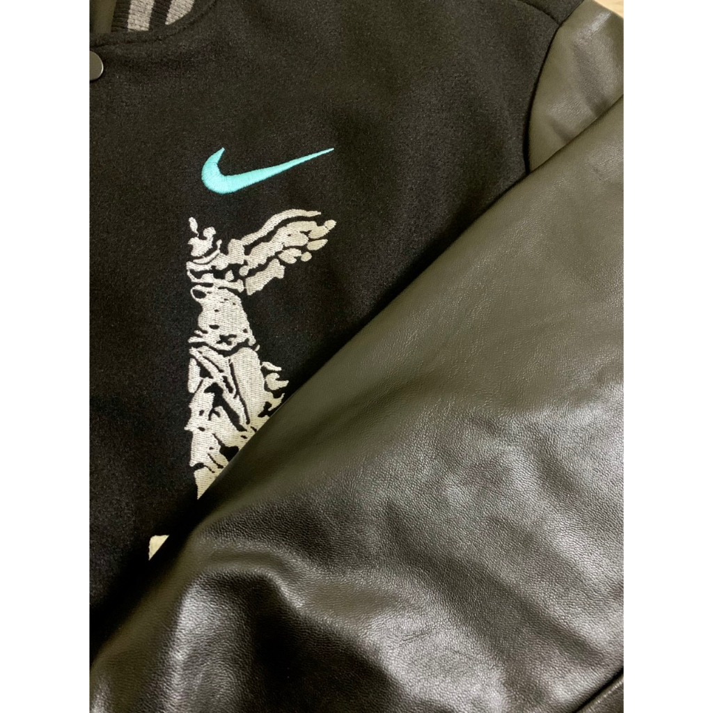 Áo khoác varsity Ni//ke x Tiffany&Co xanh đen - chất lượng cao