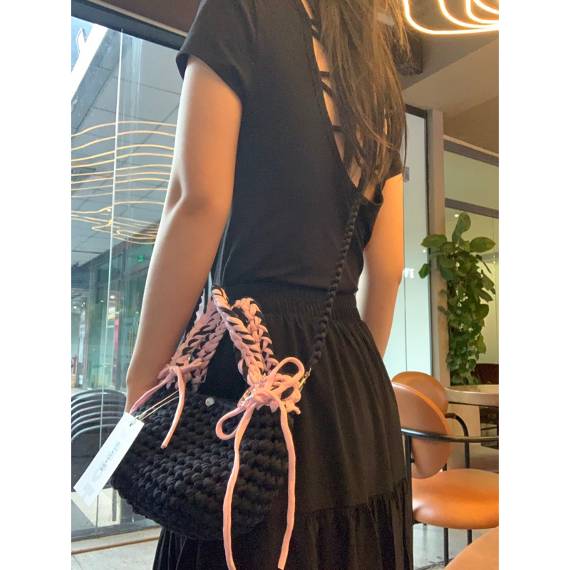 Túi len trái bí blackpink có nơ hai bên tặng kèm dây đeo chéo