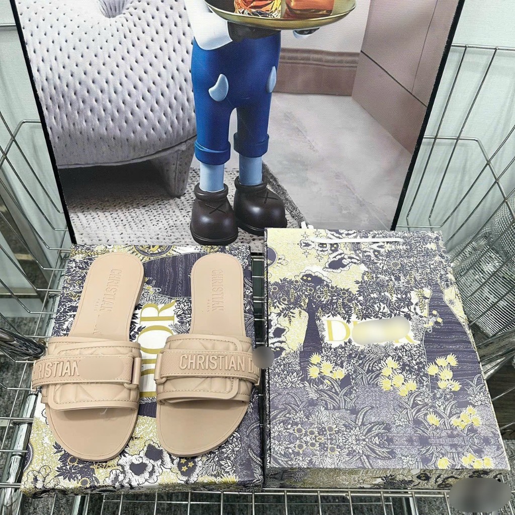 Dép lê nữ cao su quai chữ màu hồng nude và đen hot hit