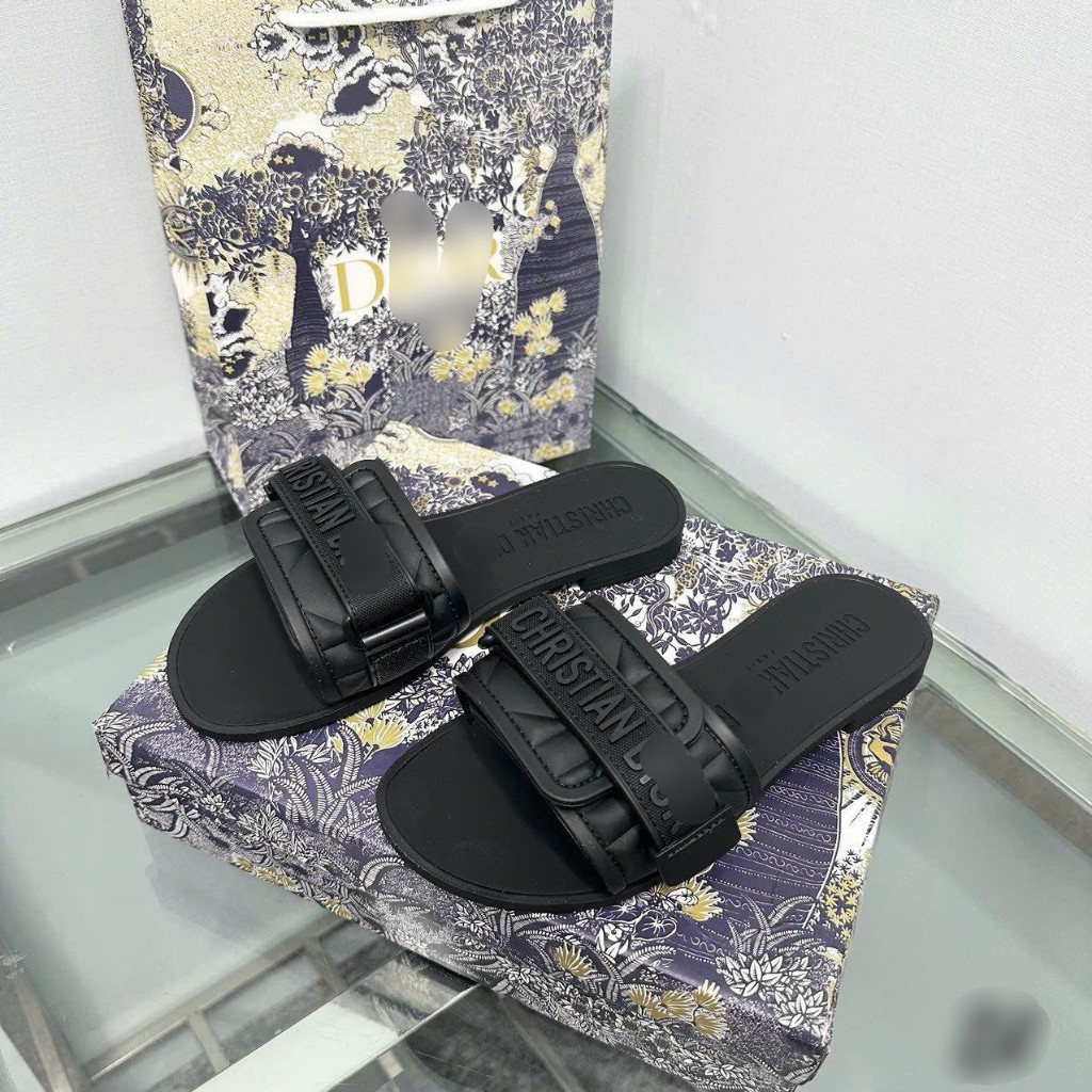 Dép lê nữ cao su quai chữ màu hồng nude và đen hot hit