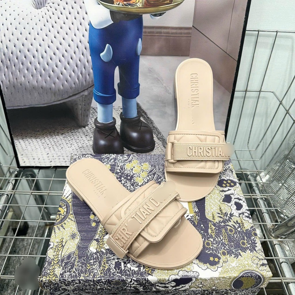 Dép lê nữ cao su quai chữ màu hồng nude và đen hot hit