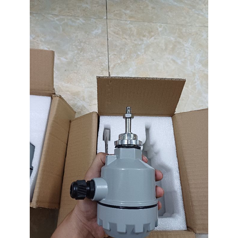 Cảm biến báo mức chất rắn,Cảm biến báo mức hạt nhựa,bột cám dạng xoay.